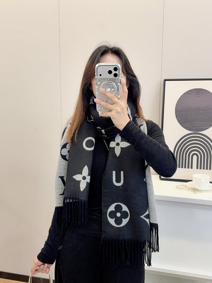 Louis Vuitton Knotted-Fringe Monogram Scarf - 65 x 180 cm